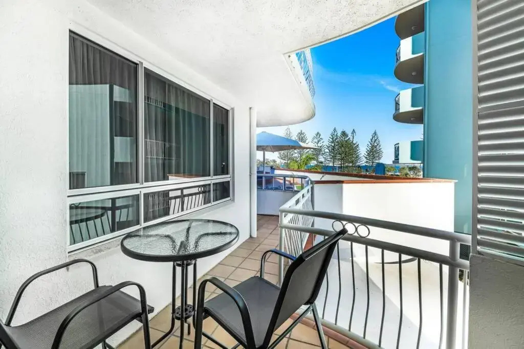2 Bedroom Alex Unit - Ocean, Pool and Park Views