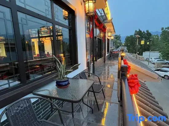 "Lingshi Dongwang Residence (Wang Family Courtyard Lodge