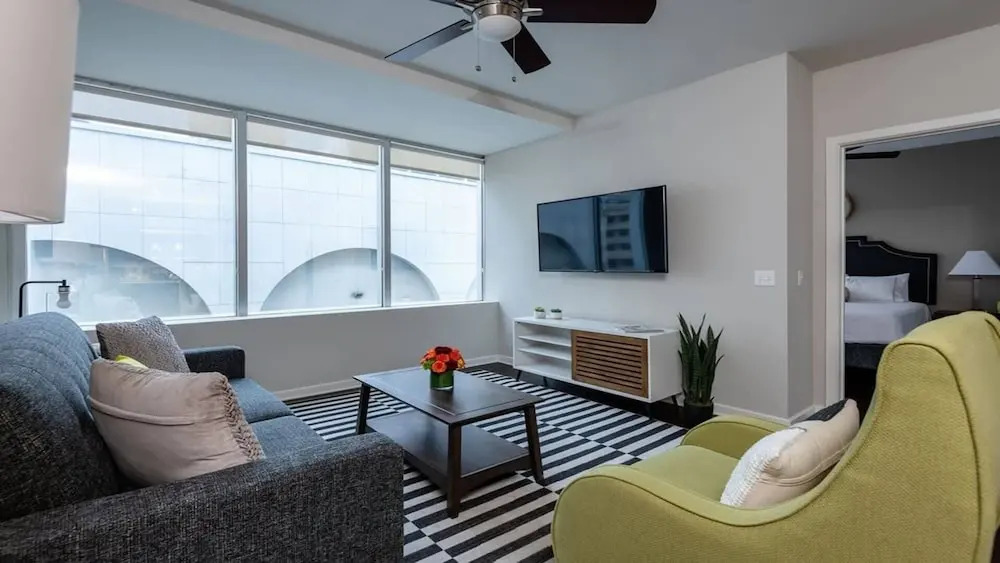 Bold CozySuites w/pool, gym, roof 8