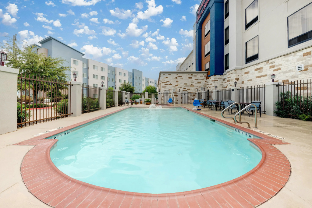Hampton Inn and Suites Houston Pasadena