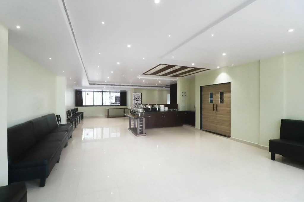 OYO 68376 Hotel 7th Heaven