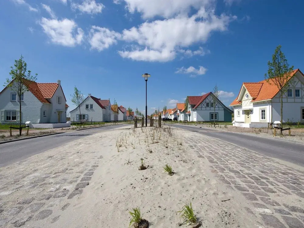 Semi-detached, Comfortable Villa With Wifi, Beach at 400 m