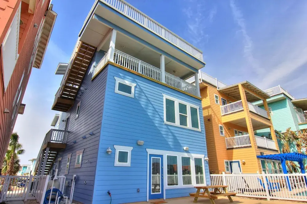 With A Splash Vw60 4 Bedrooms 4.5 Bathrooms Home