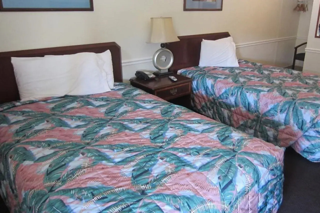 The Monterey Fireplace Inn