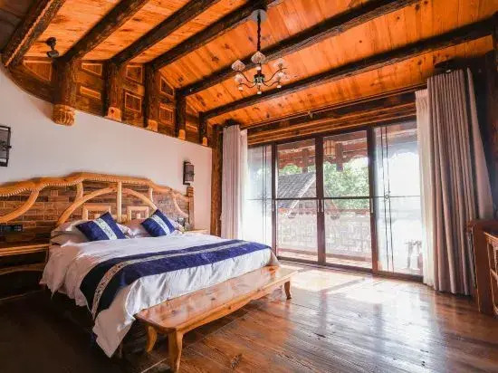 Yongshun County Furong Town Tusi Xuanfu Courtyard Waterfall Guesthouse
