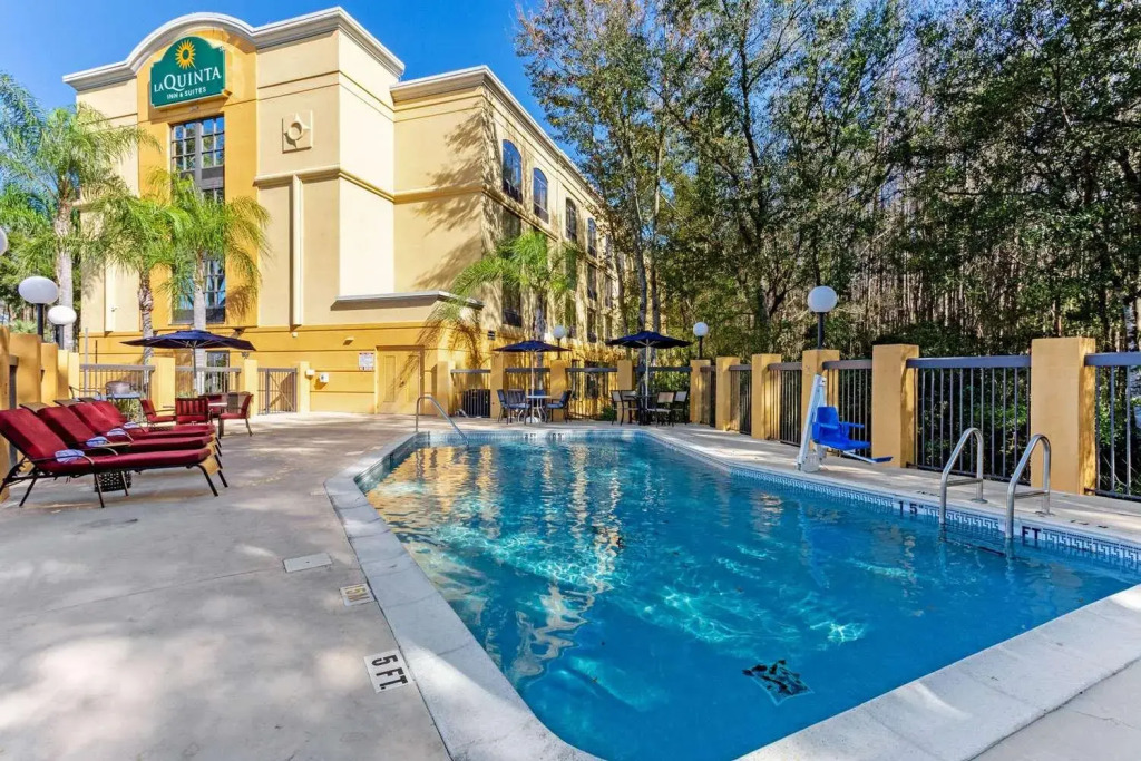 Comfort Inn & Suites Tampa North I-75