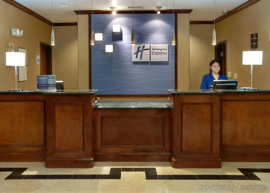 Holiday Inn Express & Suites Sealy by IHG