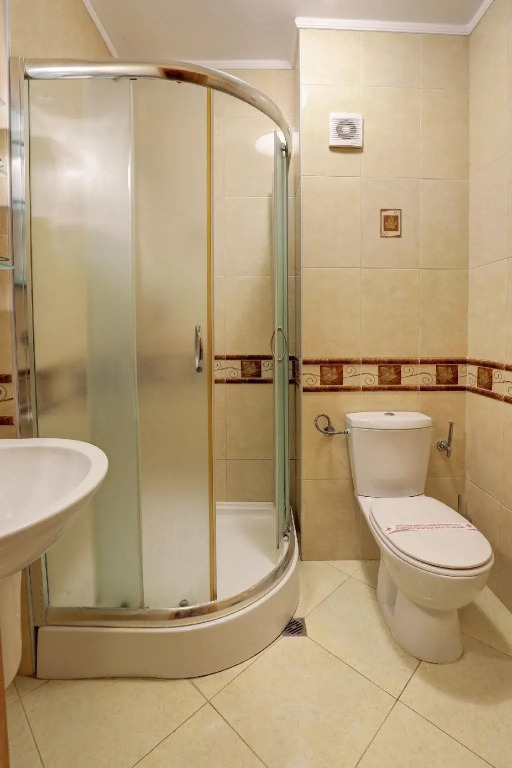 Lalov Egrek Hotel