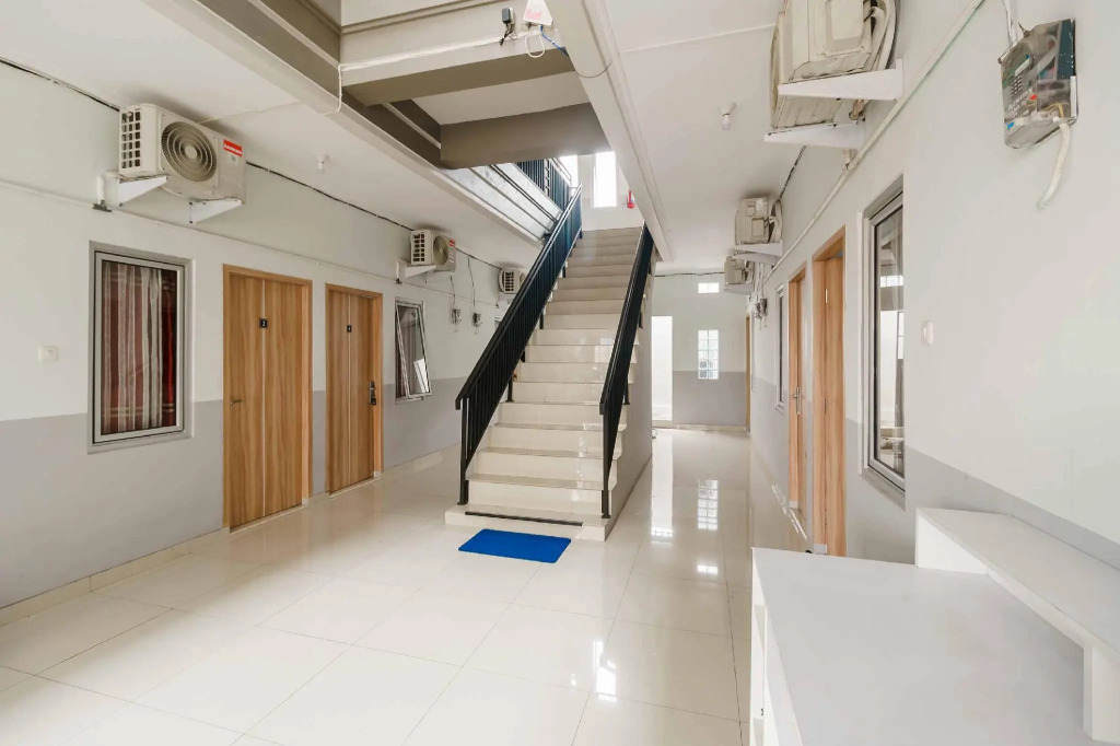 RedDoorz Syariah near Stasiun LRT Bumi Sriwijaya