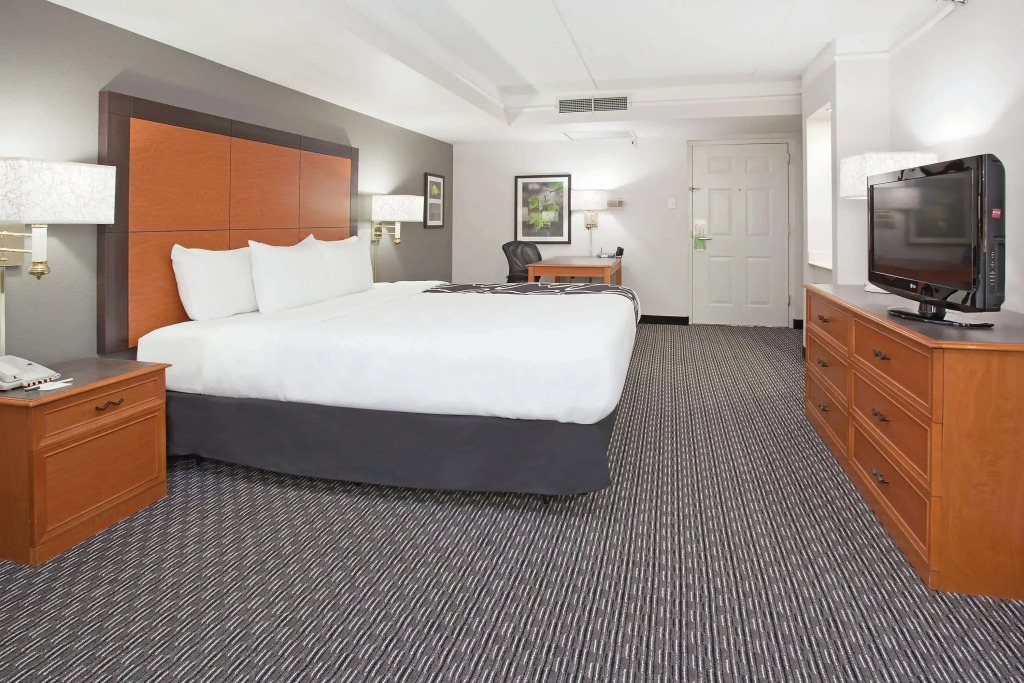 Travelodge by Wyndham Golden-Denver