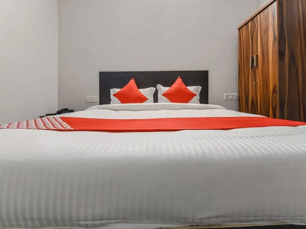 OYO 28395 Delight Inn