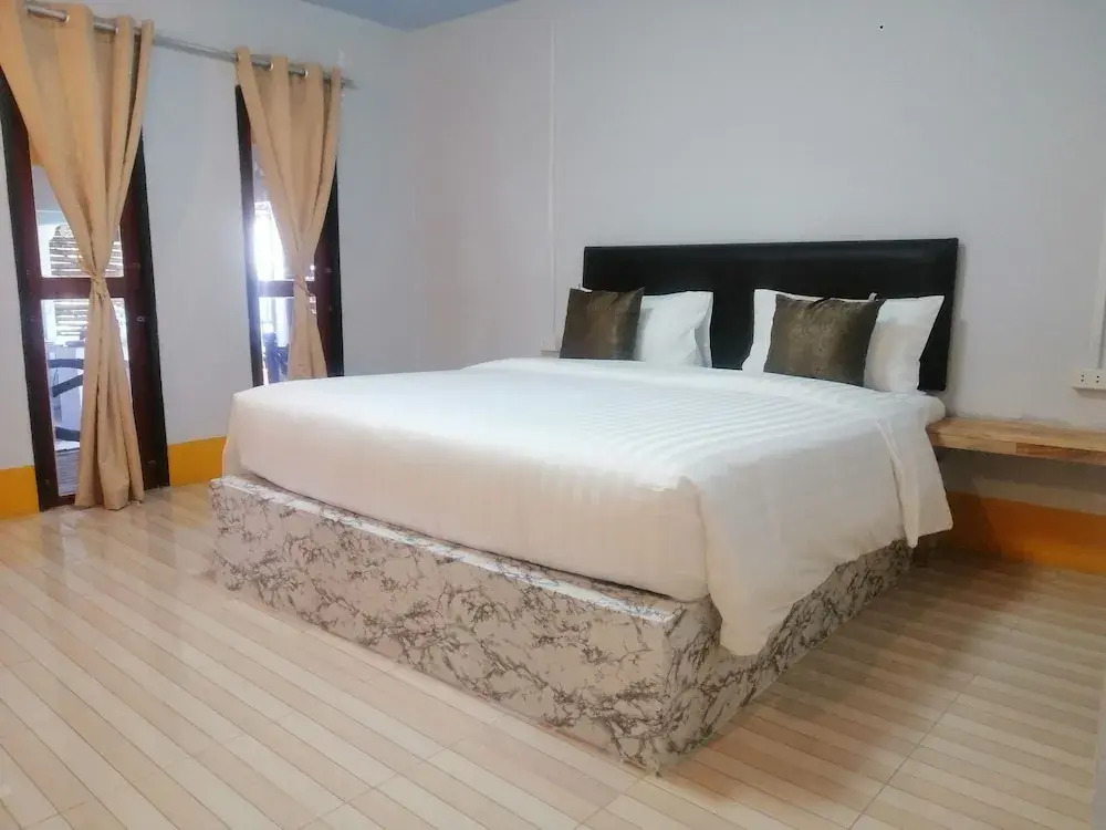 MOOK BOONCHU HOTEL