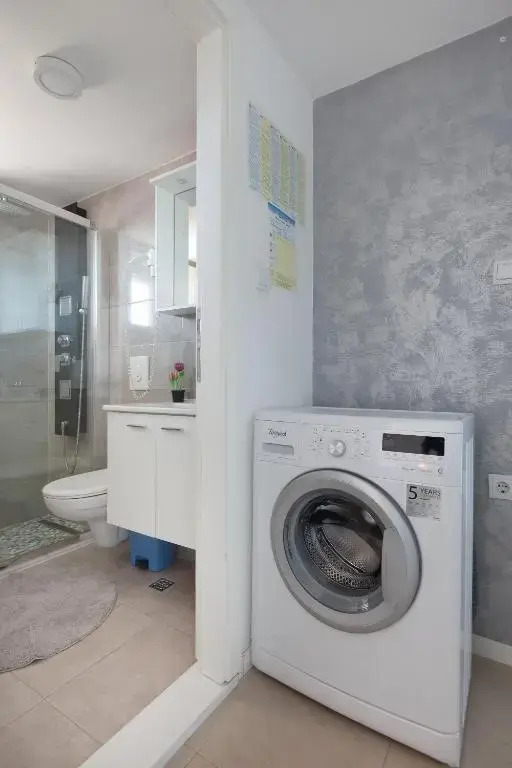 Apartments Ela