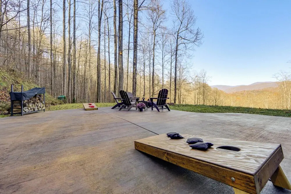 Hot Tub Haven! Mtn-view Home 13 Mi to Bryson City!