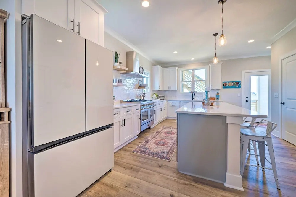 Walk to Beach: Carolina Beach Home w/ Rooftop Deck