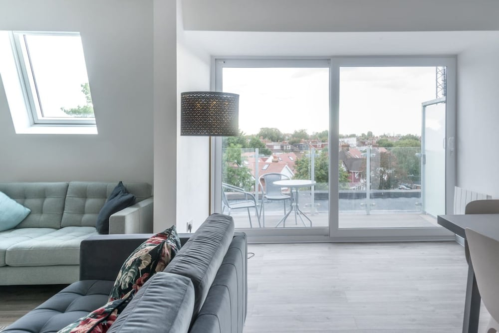 Newly Refurbished 2 bed With Fantastic View
