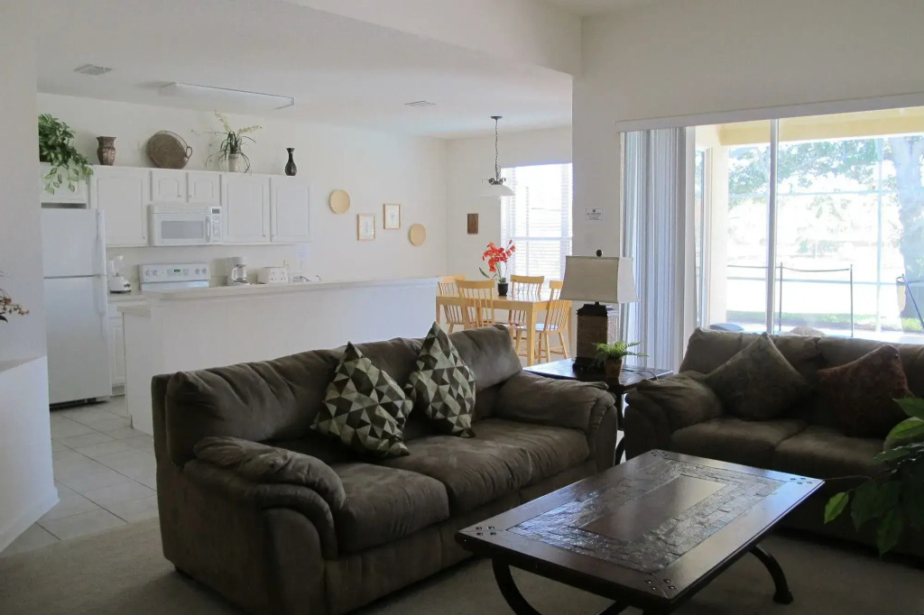 Windsor Hills 4BR Pool Pets CS35
