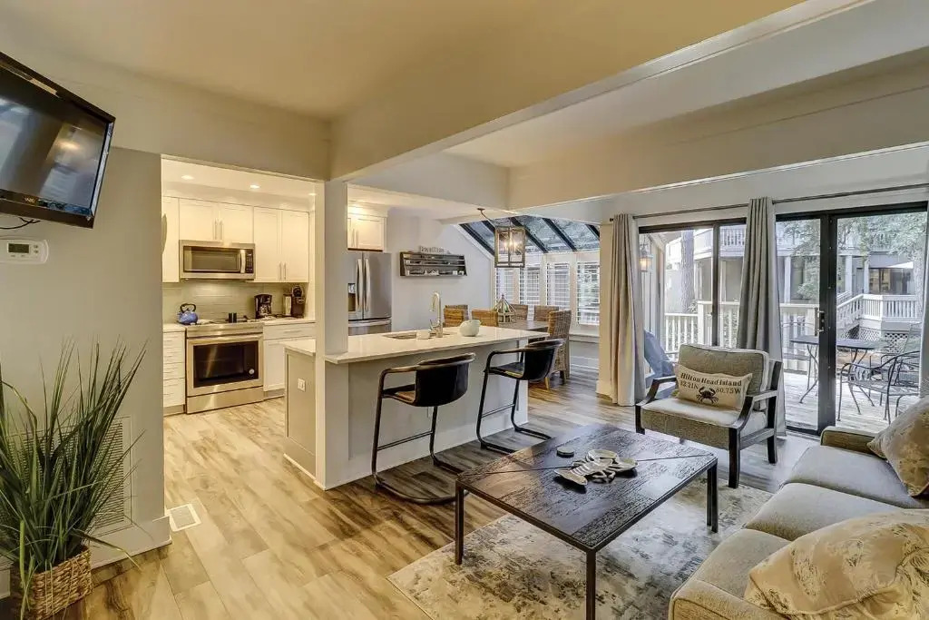 181 Beachwalk 3 BR Condo Shipyard