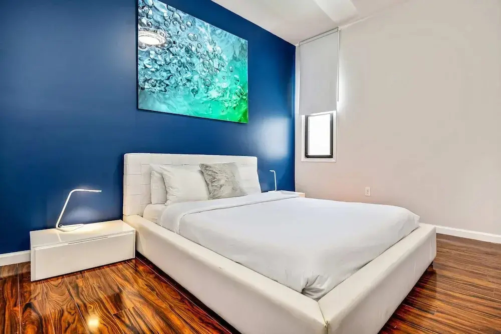 Retreat in a Stylish 2BD Apartment in the Heart of the City