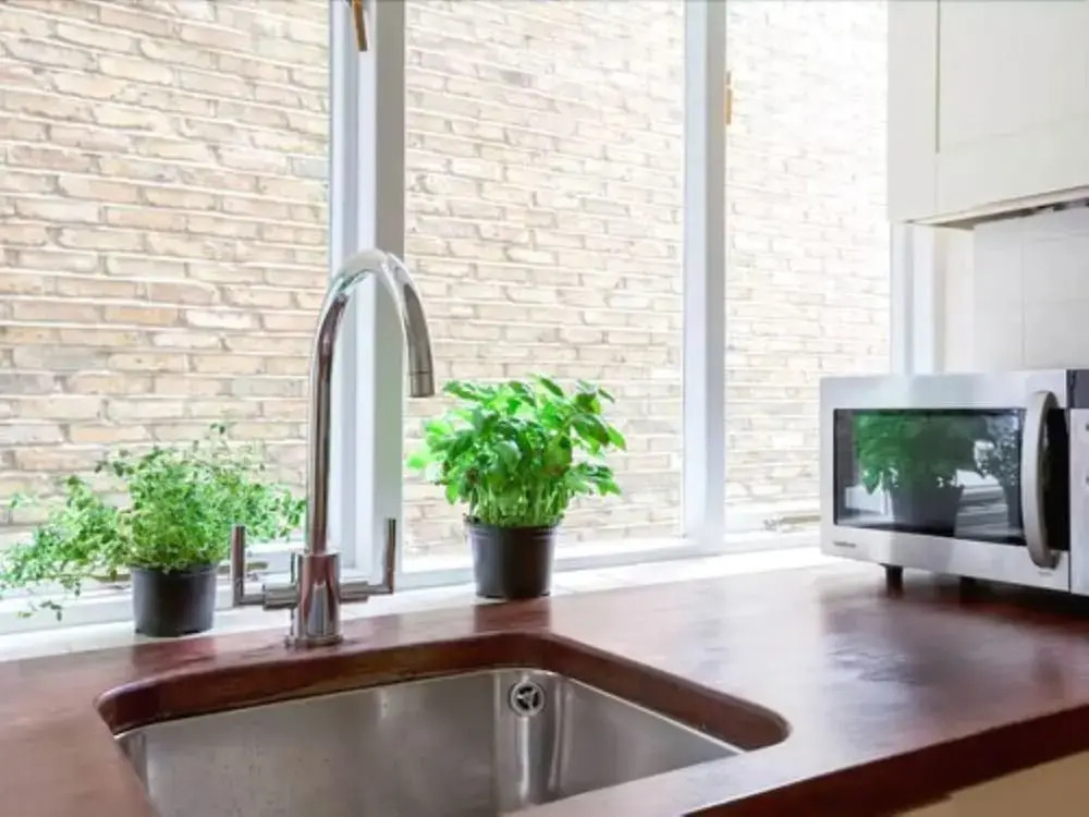 Fresh 2 Bedroom Flat in Victoria - Zone 1