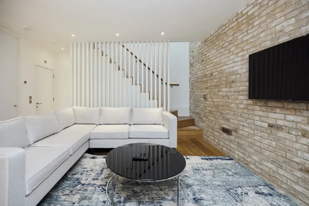 The Greenwich Balcony Home