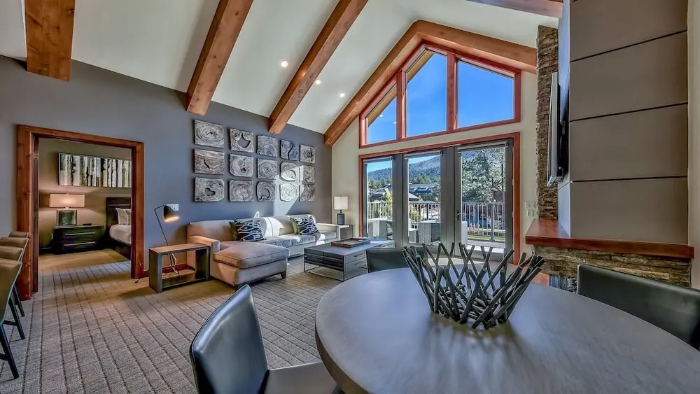 Luxury 2br Steps From Heavenly Village & Gondola 2 Bedroom Condo by RedAwning