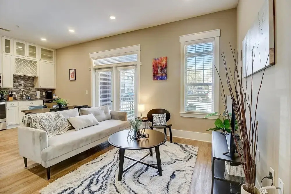 FRONTDESK Village at Commonwealth Apts Plaza Midwood Charlotte