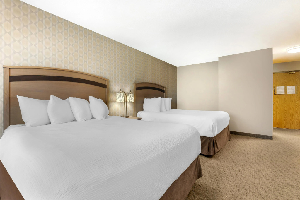 Best Western Plus Country Meadows Inn