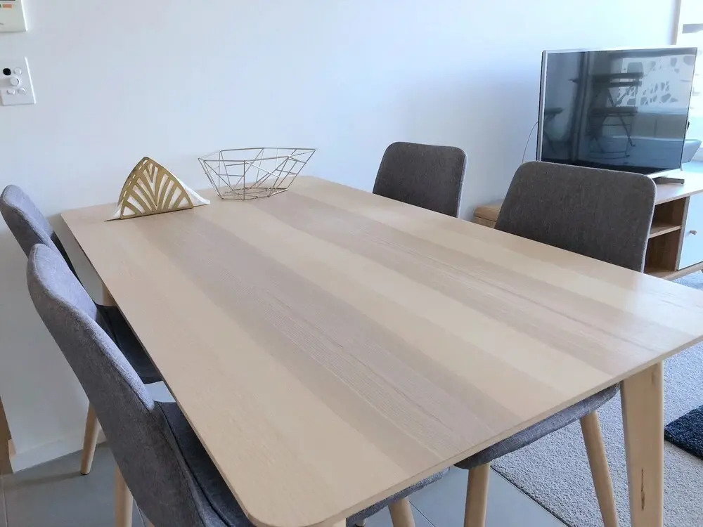 Modern Docklands Apartment in CBD
