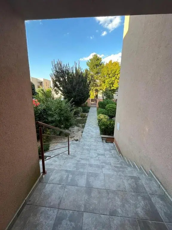 4 Bedroom Elegant, beautiful and spacious home with a botanical garden