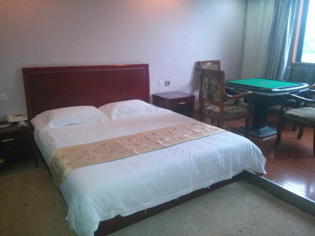 Shunwei Hotel