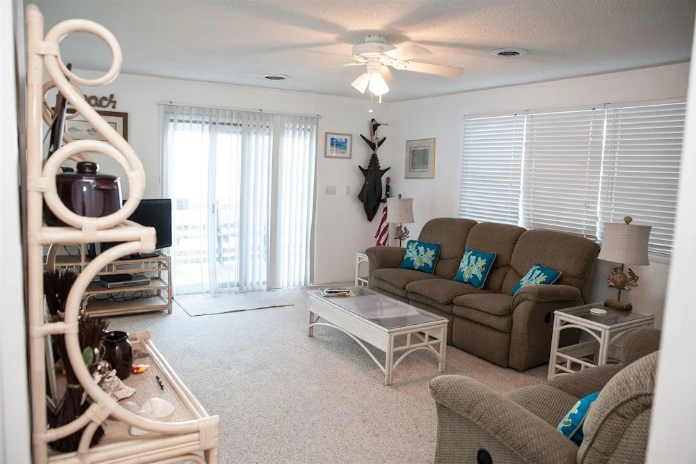 Native Sun 2 Bedroom Cottage by RedAwning
