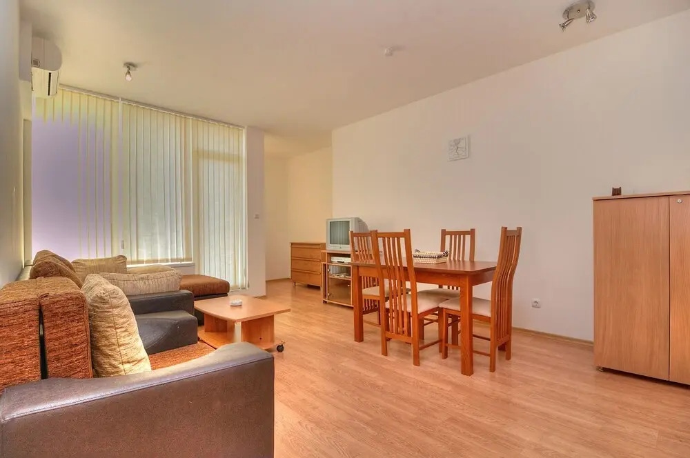 Oasis Suites Apartments and Studios