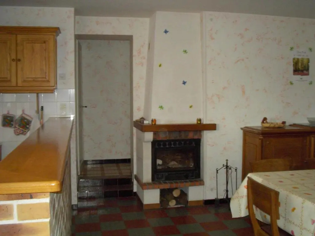 Charmante Fermette Rénovée avec Terrasse Privative et Vélos, 2 Chambres, Proche Le Lude - FR-1-410-155
