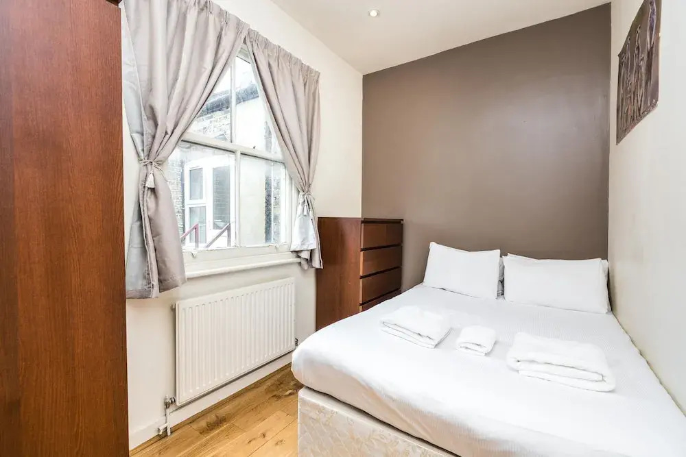 Sleek 2BD Flat Super Central to London Town!