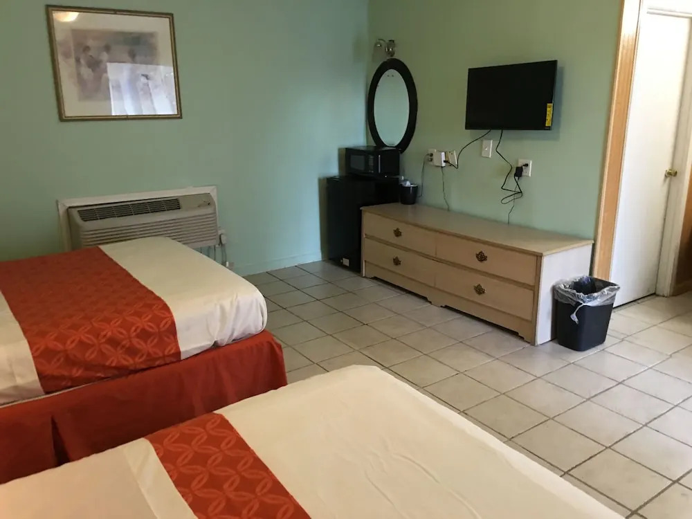 Dixie Plaza Hotel