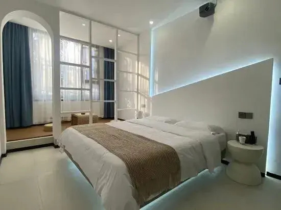 Secret Garden Homestay (Wuzhizhou Island Houhai Branch)