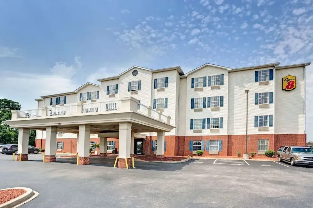 Super 8 Motel - Louisville Expo Center
