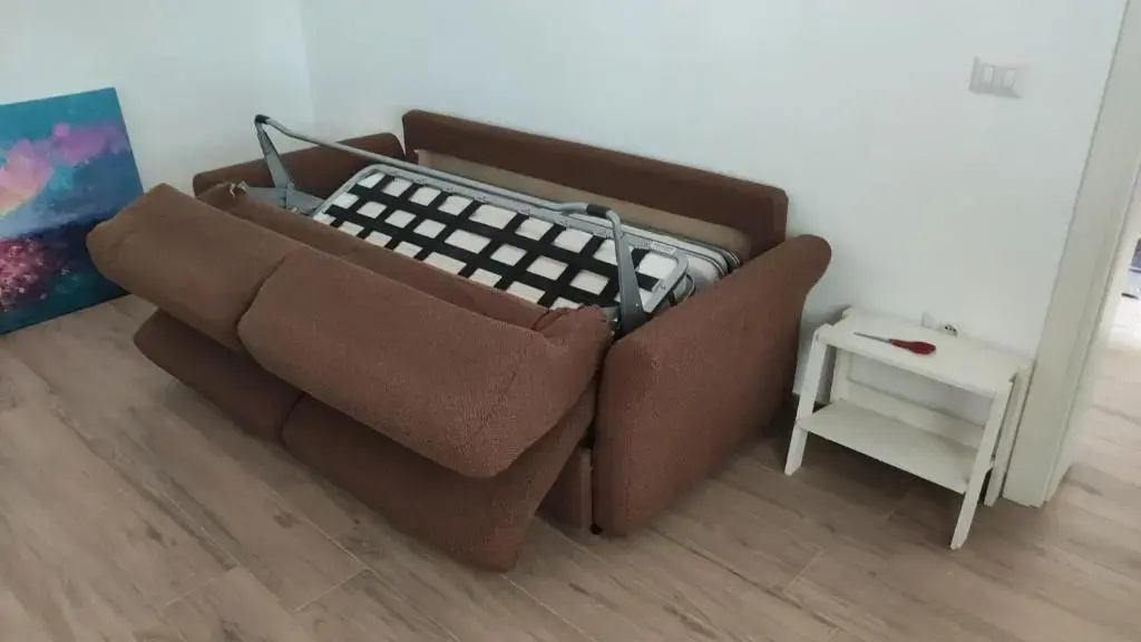 Seaside Villa with Hot Tub, 5mins walk from the sea