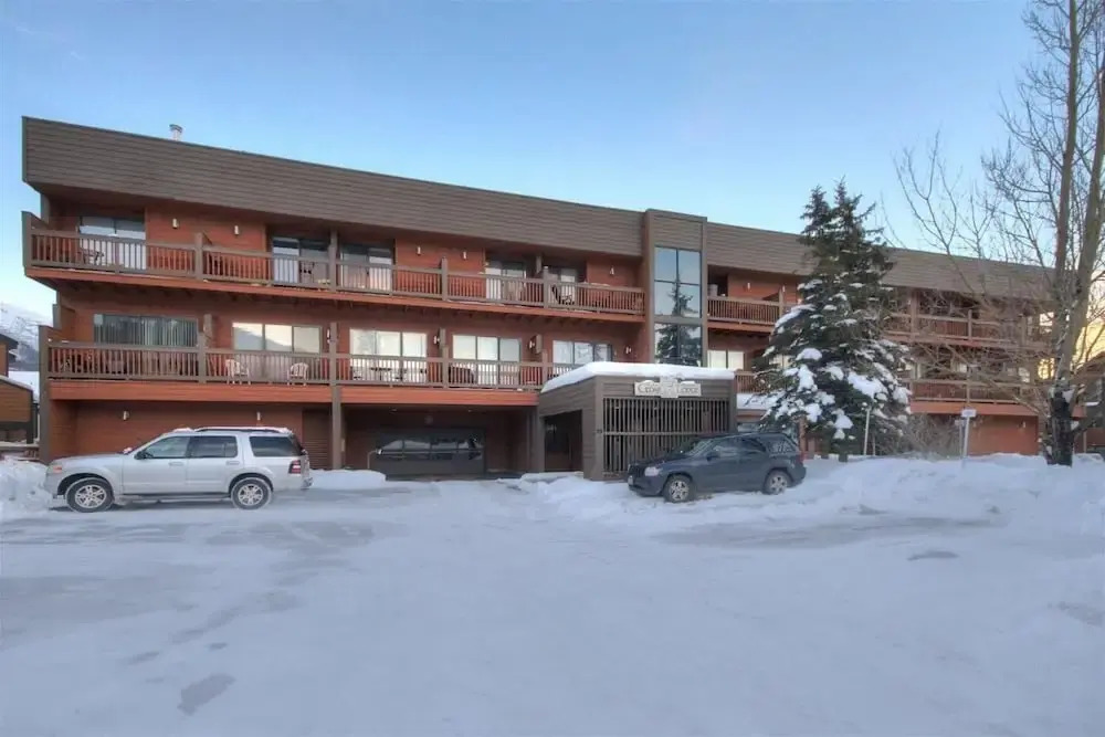 Cedar Lodge 216 by RedAwning