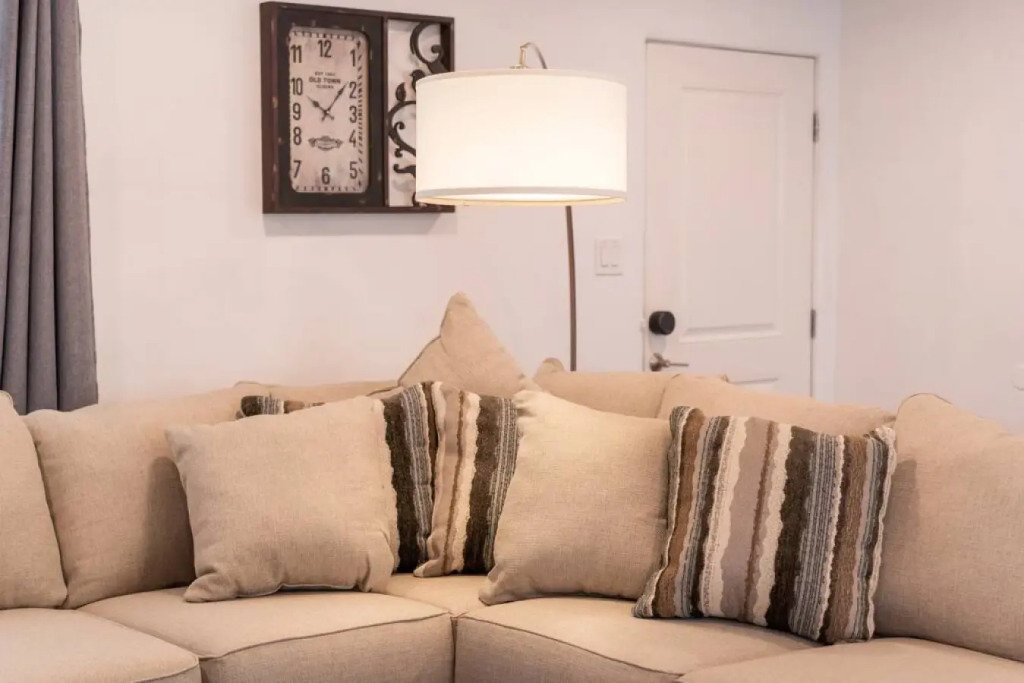 Tranquil 2BR Home in Beautiful Neighborhood (P24)