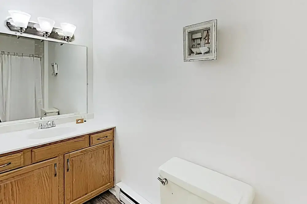 Tranquil Canal-front Getaway - 3 Blocks To Beach 4 Bedroom Home