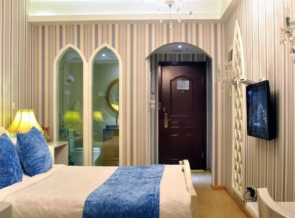 Chengdu Tianyufengqing Hotel