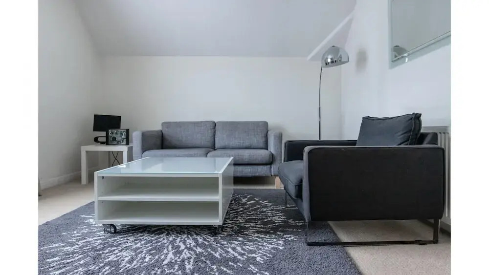 1 Bedroom in Kew Gardens - Clarendon Garden