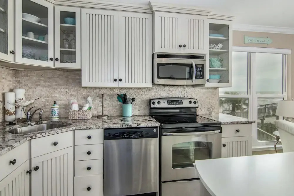 Seascape 1111 2 Bedroom Condo by RedAwning