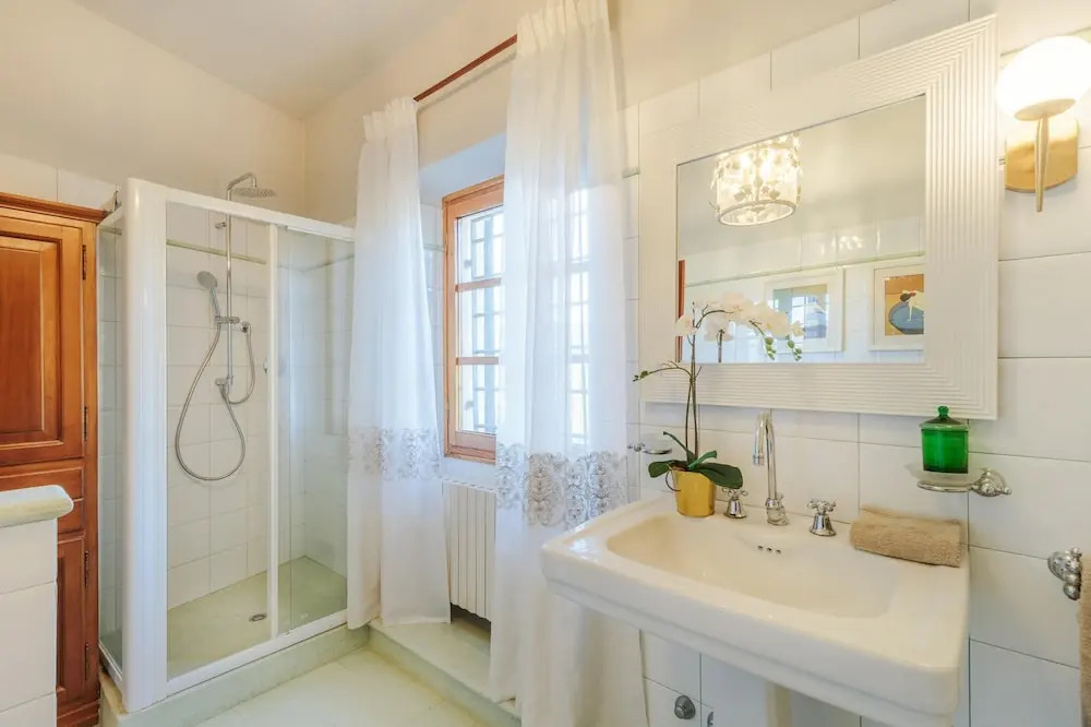 Amore Farmhouse Retreat
