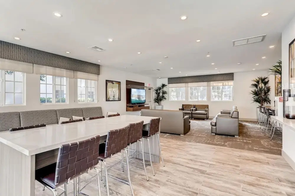 NEW - Private Entrance 2BR/BATH Next To Ritz Carlton Laguna - Walk To Beach! (MB3)