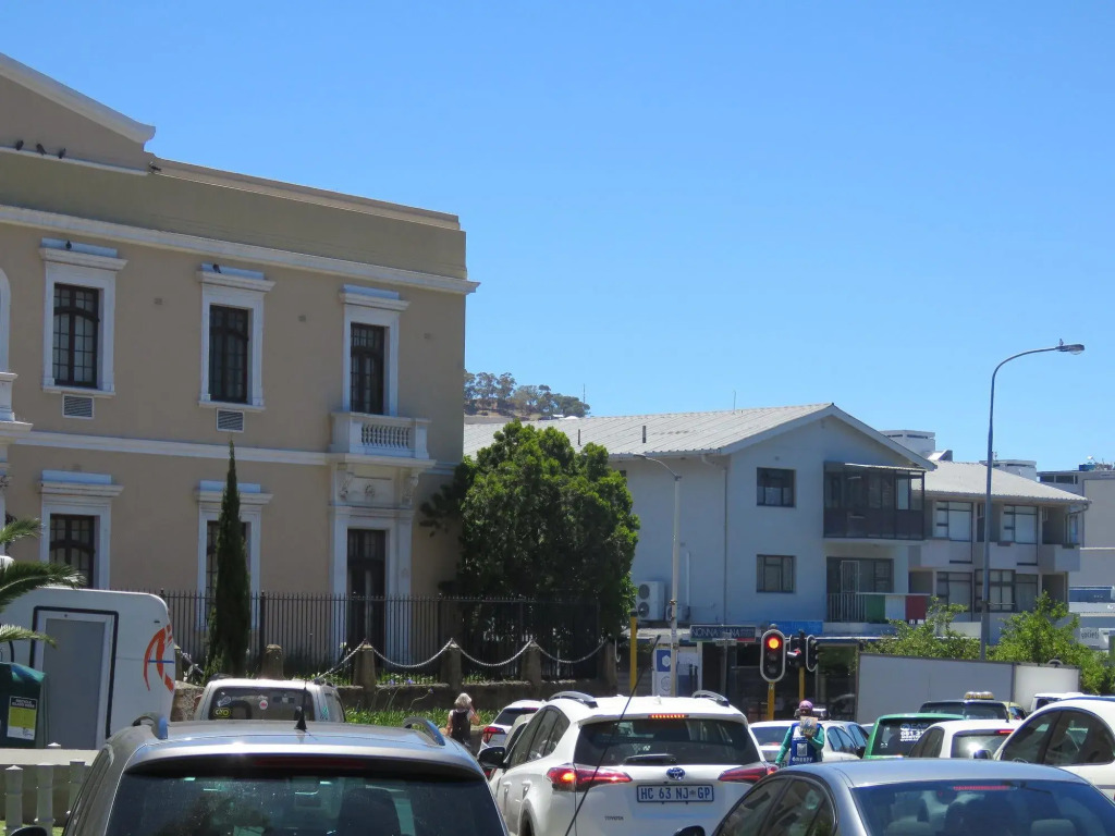 Table Mountain Views - Walk to Kloof St - Parking