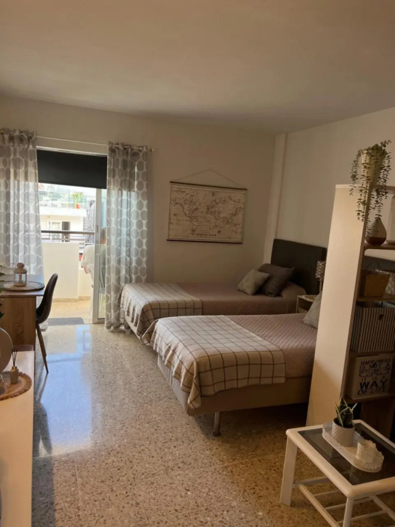 APARTAMENTOS PLAZA DEL CHARCO I