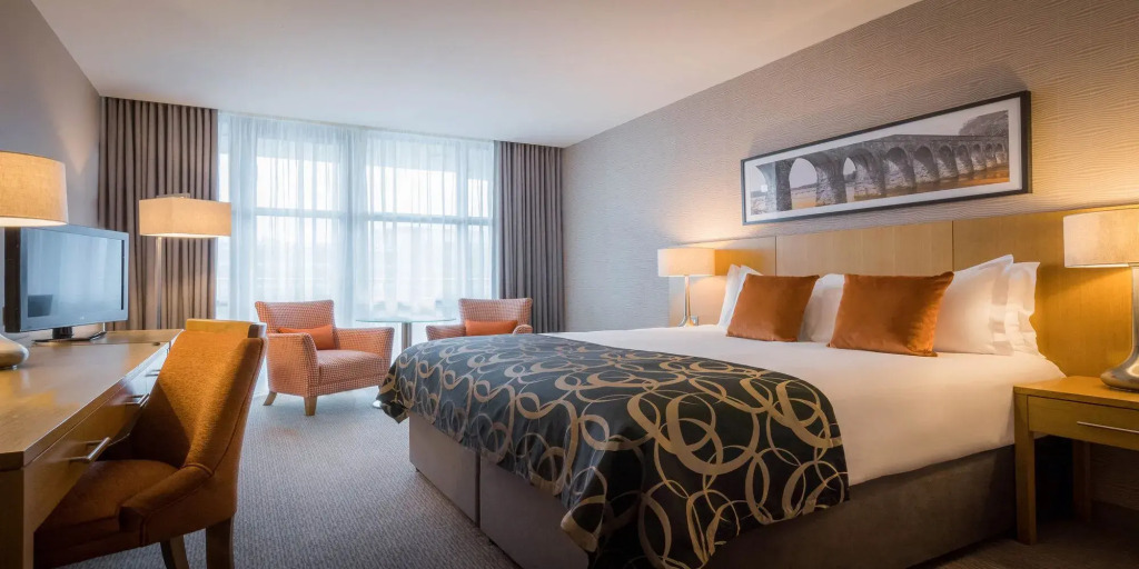 Отель Clayton Hotel Charlemont